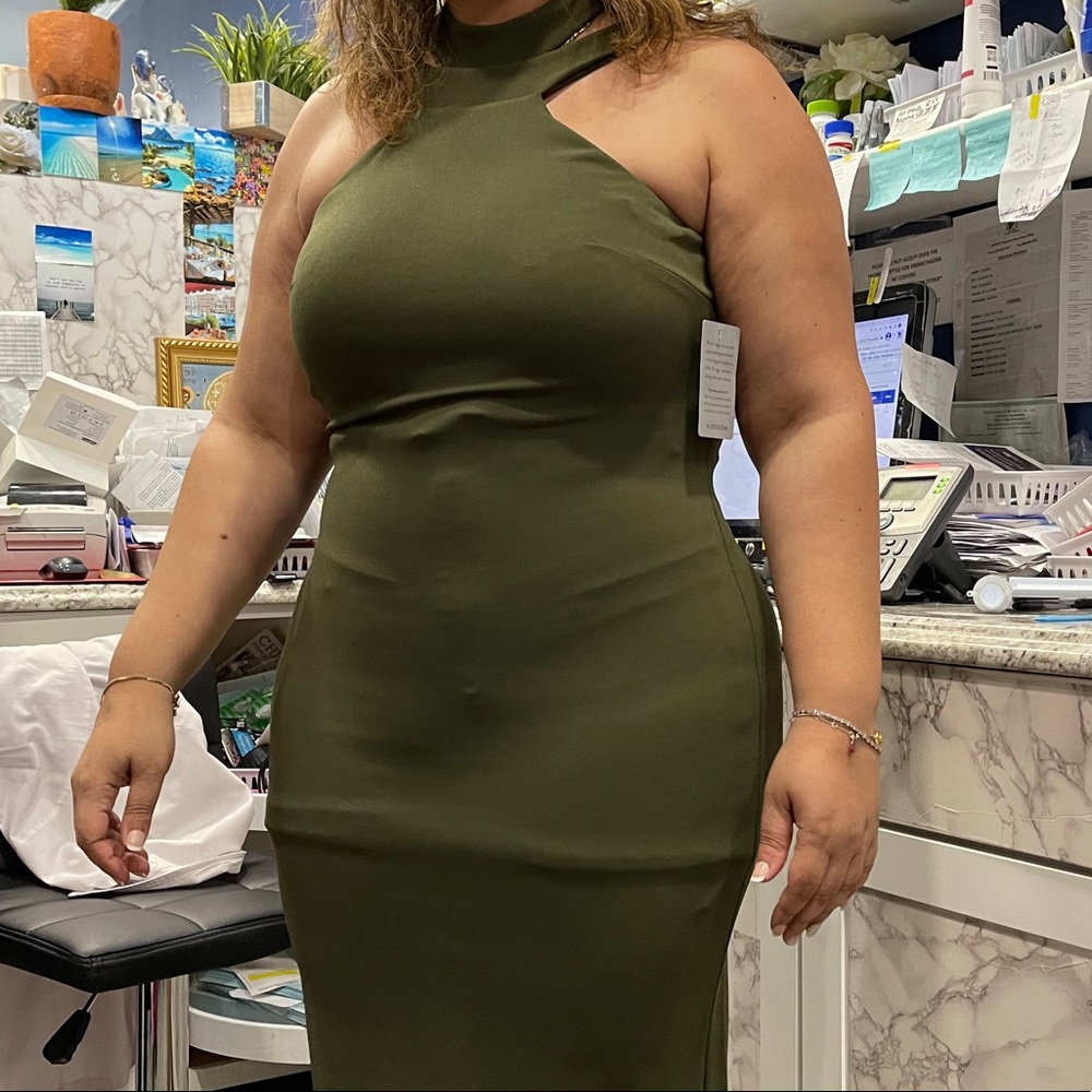 Bebe Size 12 sleeveless dress green